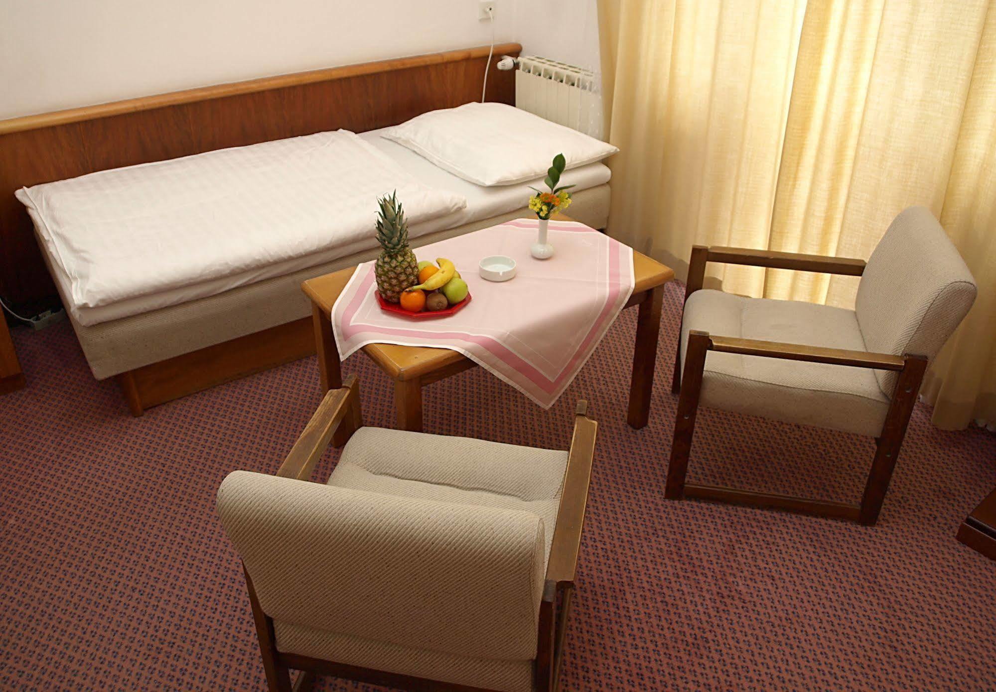 Orea Spa Hotel San Remo マリアーンスケー・ラーズニェ エクステリア 写真