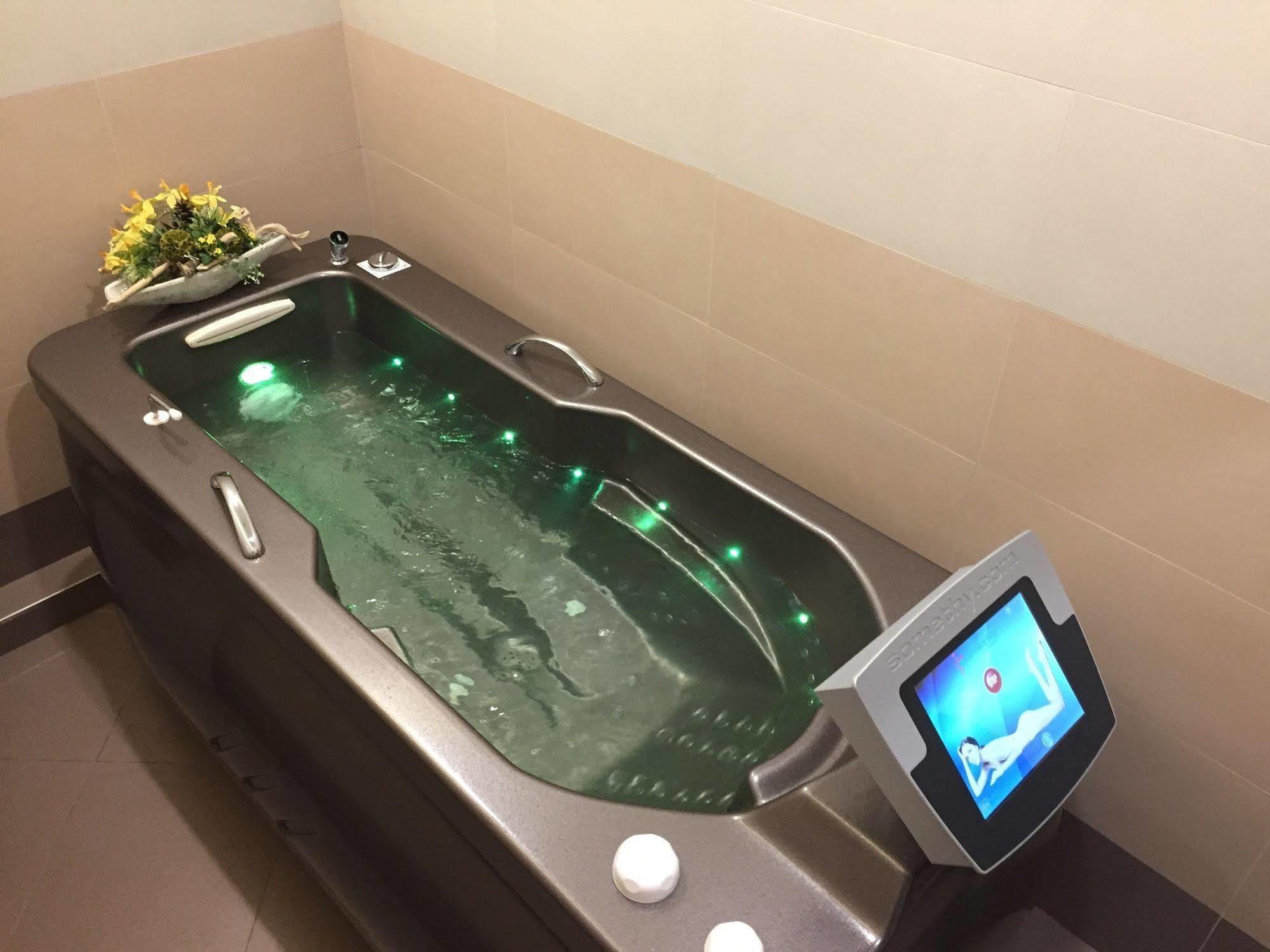 Orea Spa Hotel San Remo マリアーンスケー・ラーズニェ エクステリア 写真