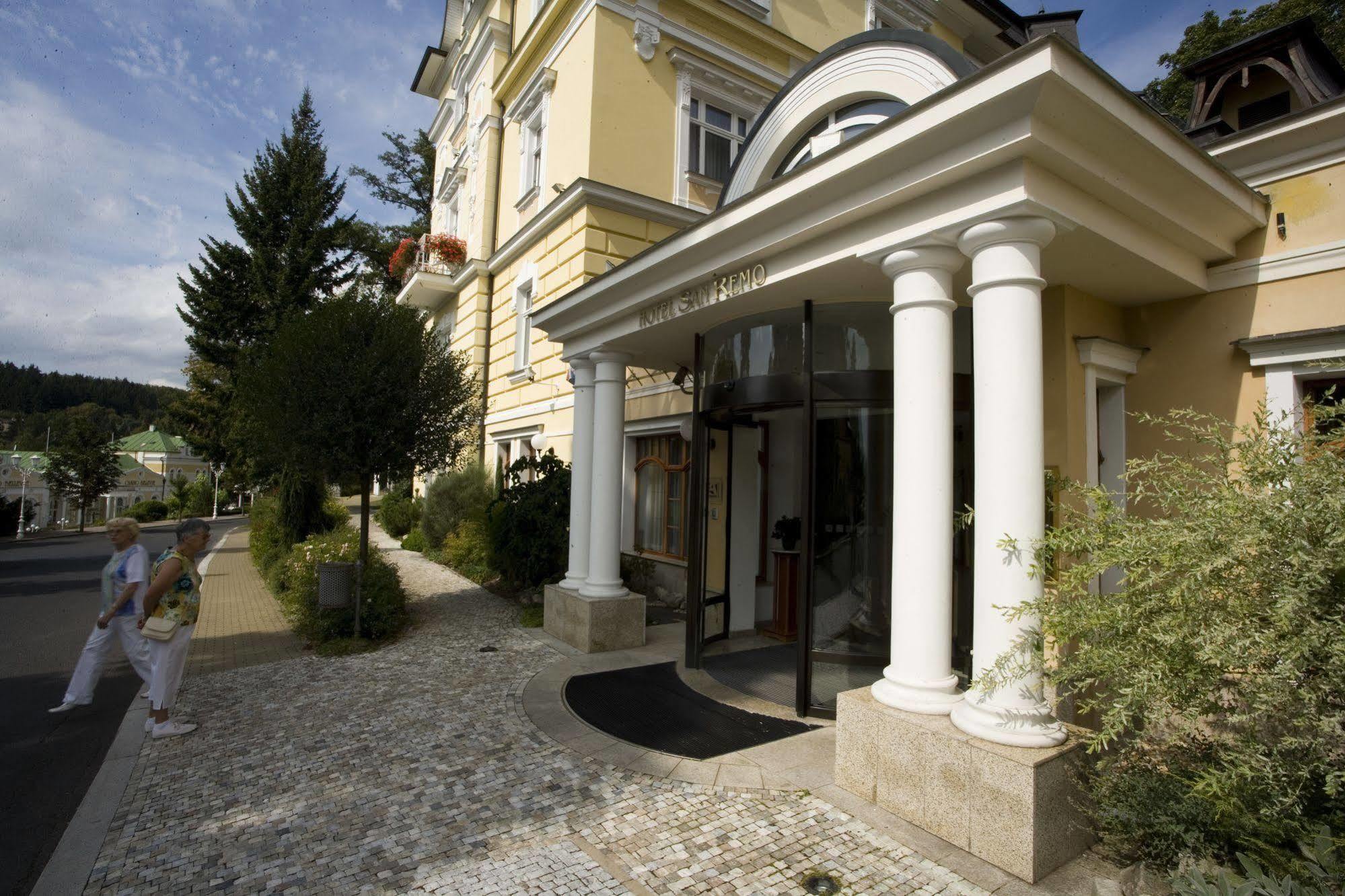 Orea Spa Hotel San Remo マリアーンスケー・ラーズニェ エクステリア 写真