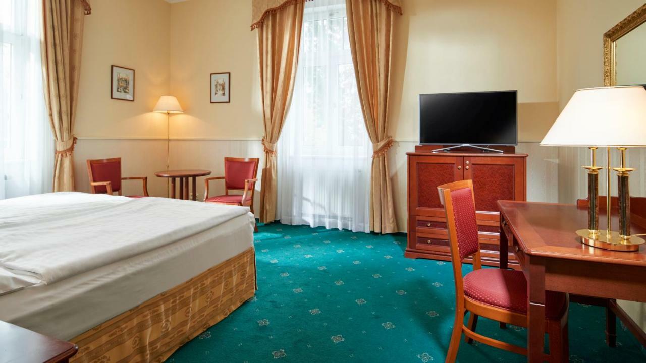Orea Spa Hotel San Remo マリアーンスケー・ラーズニェ エクステリア 写真